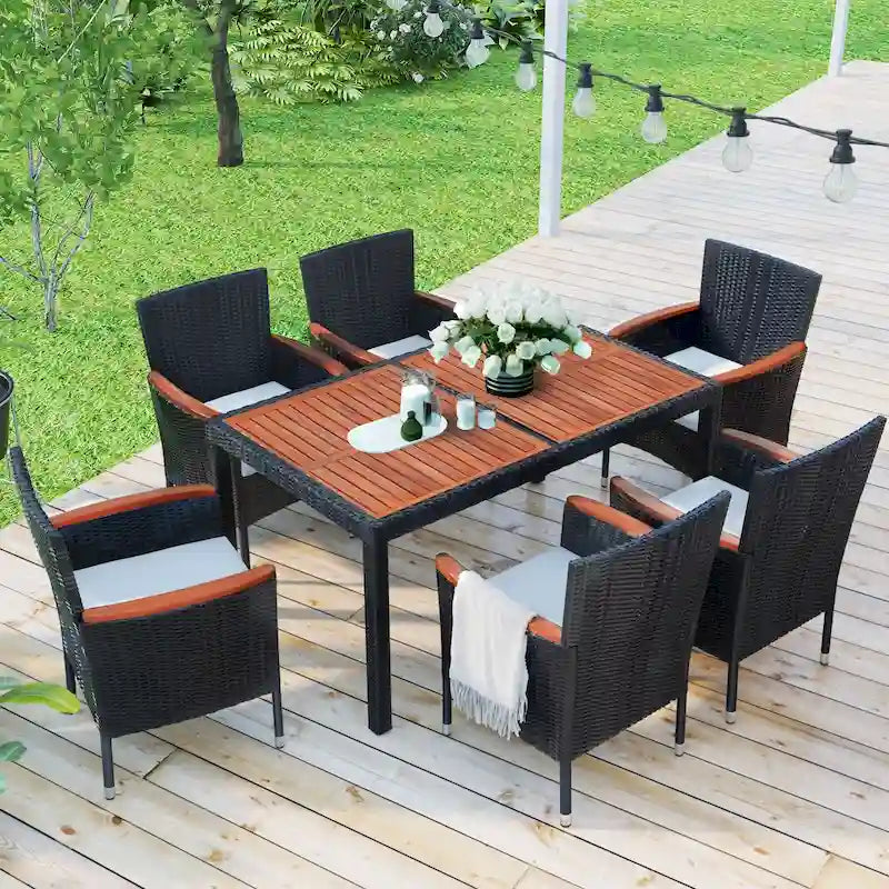 Ensemble de salle à manger d'extérieur moderne en rotin 7 pièces, chaises rembourrées avec accoudoirs et dossiers, idéal pour le jardin et la terrasse.