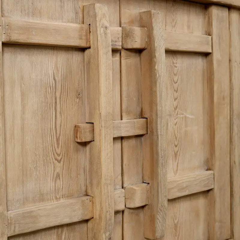 Buffet fait main en bois vieilli naturel avec étagères ouvertes