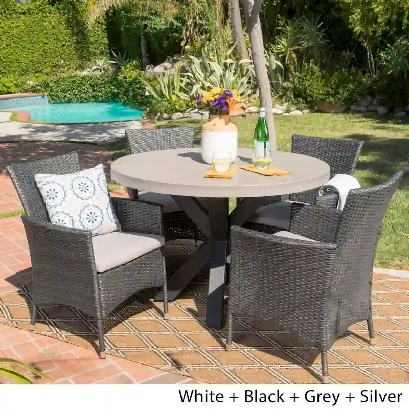 Ensemble de salle à manger d'extérieur transitionnel 5 pièces en osier Sanibel avec table en béton léger par Christopher Knight Home