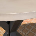 Ensemble de salle à manger d'extérieur transitionnel 5 pièces en osier Sanibel avec table en béton léger par Christopher Knight Home