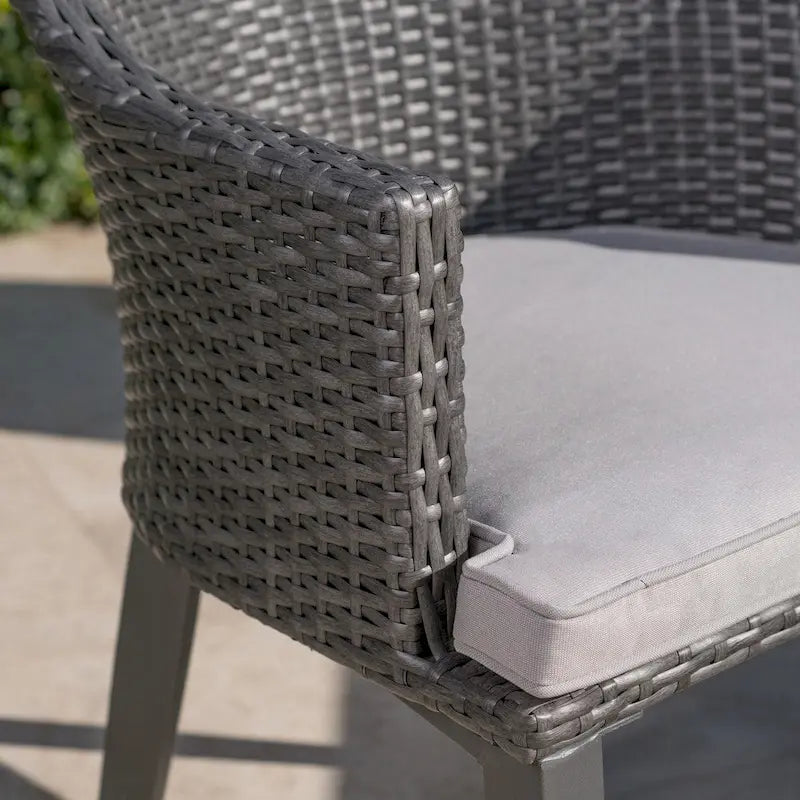 Ensemble de salle à manger carré 9 pièces en osier Arnell Outdoor avec coussins par Christopher Knight Home