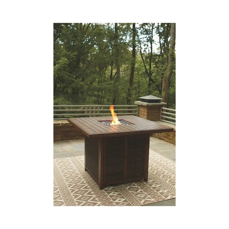 Table de bar carrée marron moyen avec foyer Signature Design by Ashley Paradise Trail pour l'extérieur