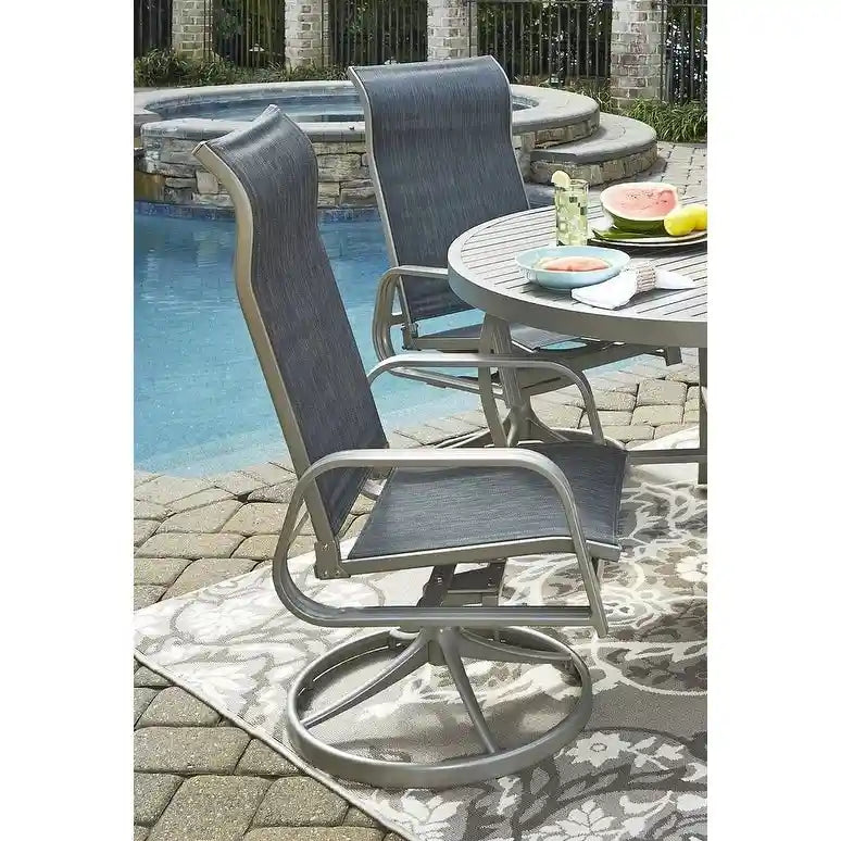 Ensemble de salle à manger d'extérieur 5 pièces Captiva avec table ronde de 42 po et quatre chaises pivotantes par Homestyles