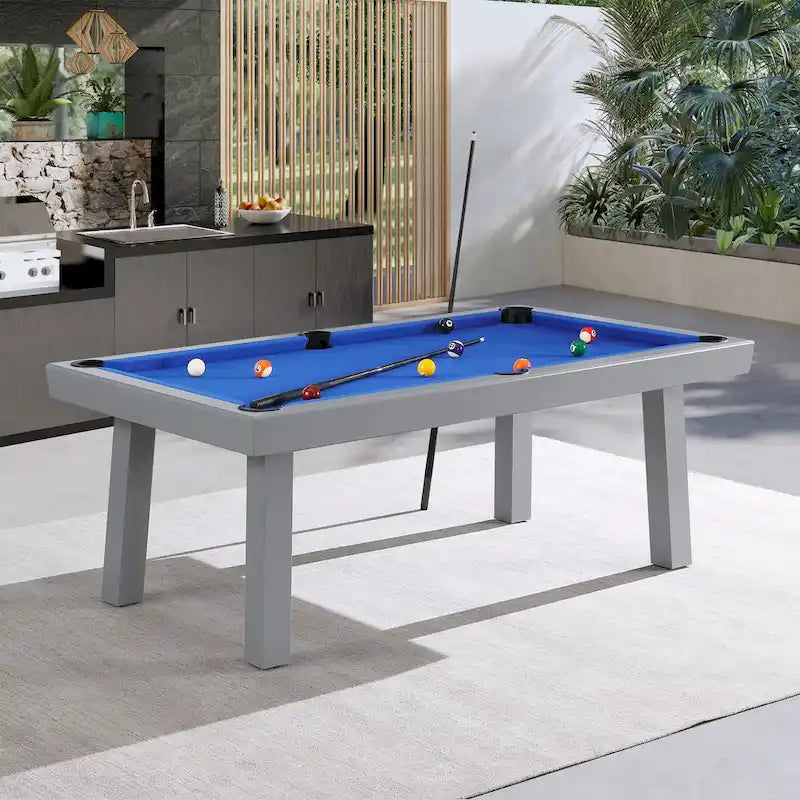 Ensemble de salle à manger avec table de billard extérieure Newport 2,13 m en ardoise avec 2 bancs et accessoires, finition ciment