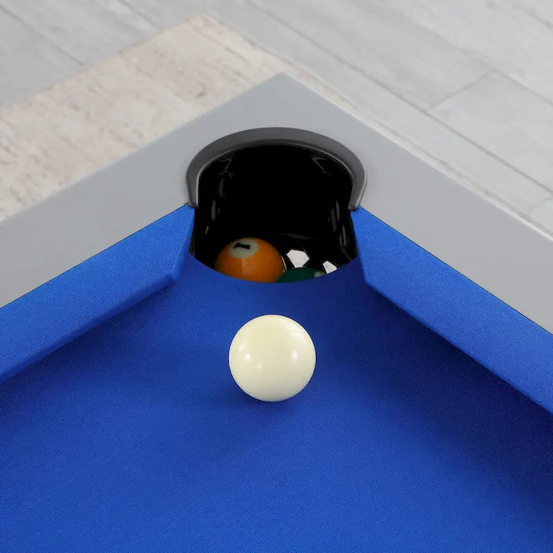 Ensemble de salle à manger avec table de billard extérieure Newport 2,13 m en ardoise avec 2 bancs et accessoires, finition ciment