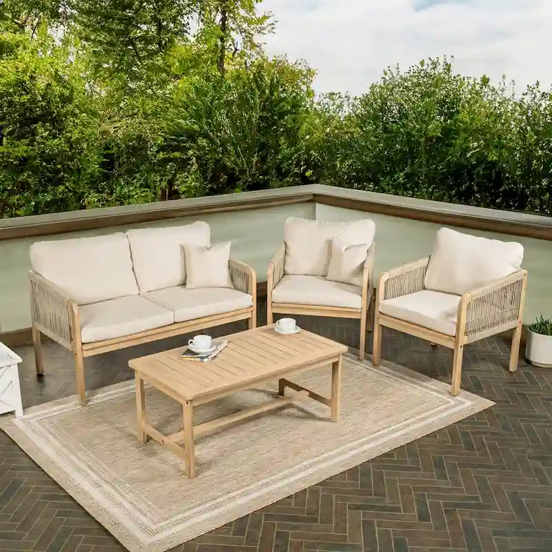Ensemble de patio extérieur moderne bohème 4 pièces en bois d'acacia Aveiro avec coussins et oreillers décoratifs unis, par JONATHAN Y