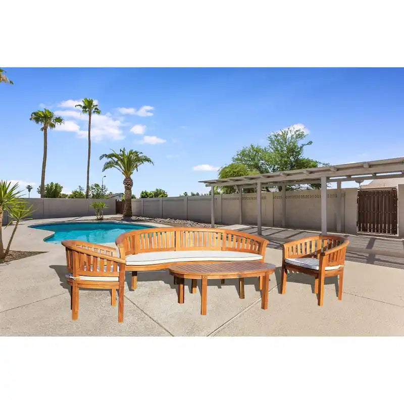 Ensemble de salon de patio Chic Teak Peanut en teck, 4 pièces, avec banquette triple, 2 fauteuils et table basse