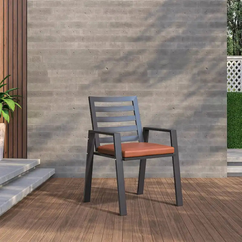 Fauteuil de salle à manger d'extérieur LeisureMod Chelsea en aluminium avec coussins, lot de 4 - 34.84