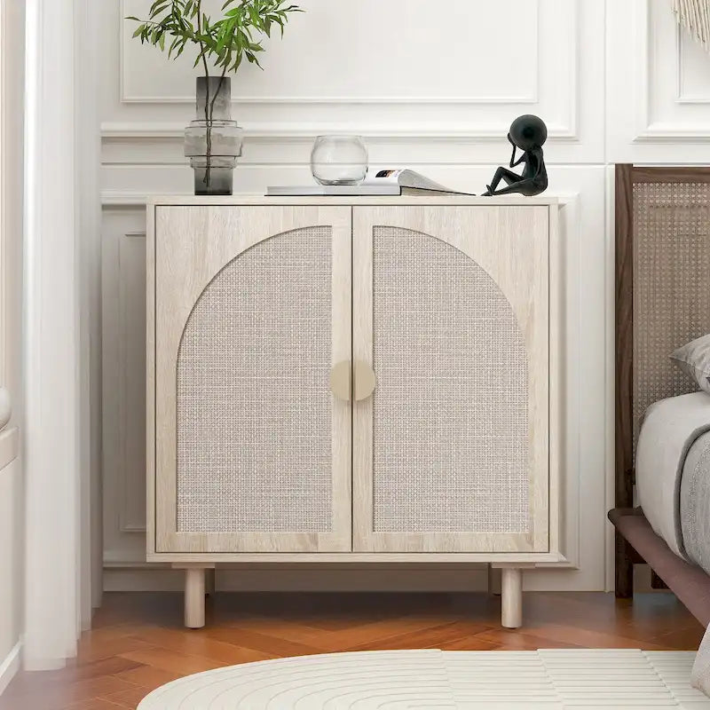 Meuble de rangement à 2 portes en rotin naturel/noir avec étagères réglables et pieds en pin