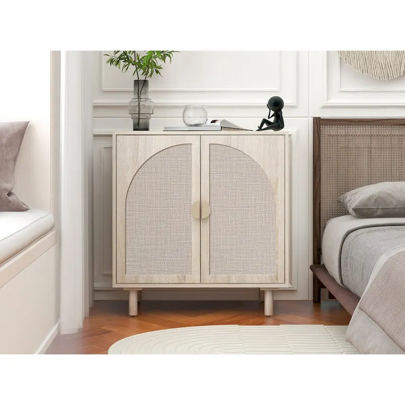 Meuble de rangement à 2 portes en rotin naturel/noir avec étagères réglables et pieds en pin