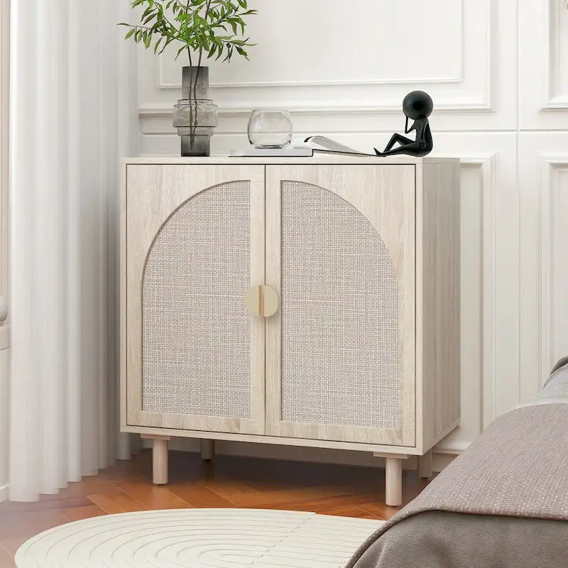 Meuble de rangement à 2 portes en rotin naturel/noir avec étagères réglables et pieds en pin