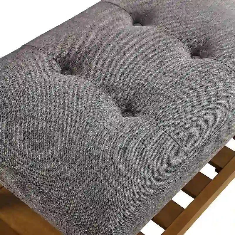Banc rembourré en tissu gris et chêne avec étagère inférieure