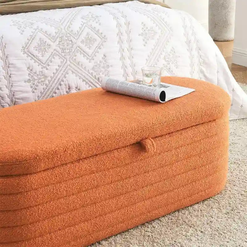 Banc de rangement en velours capitonné bleu marine avec couvercle à charnière amortie