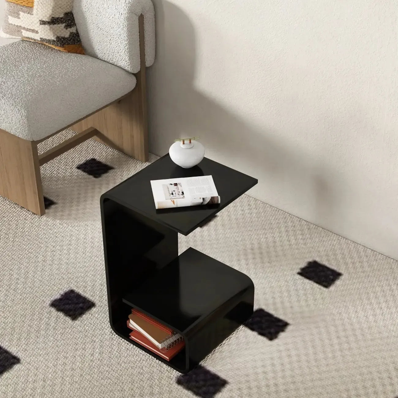 Table d'appoint minimaliste en acrylique en forme de C avec rangement